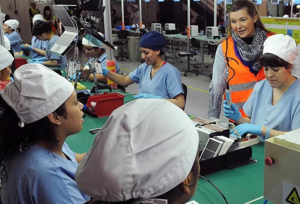 Panorama. Poco a poco, las mujeres van ganando terreno en lo laboral, pero se trabaja en ganarlo también en lo salarial; aunque muchas empresas ya lo hacen, otras aún no.