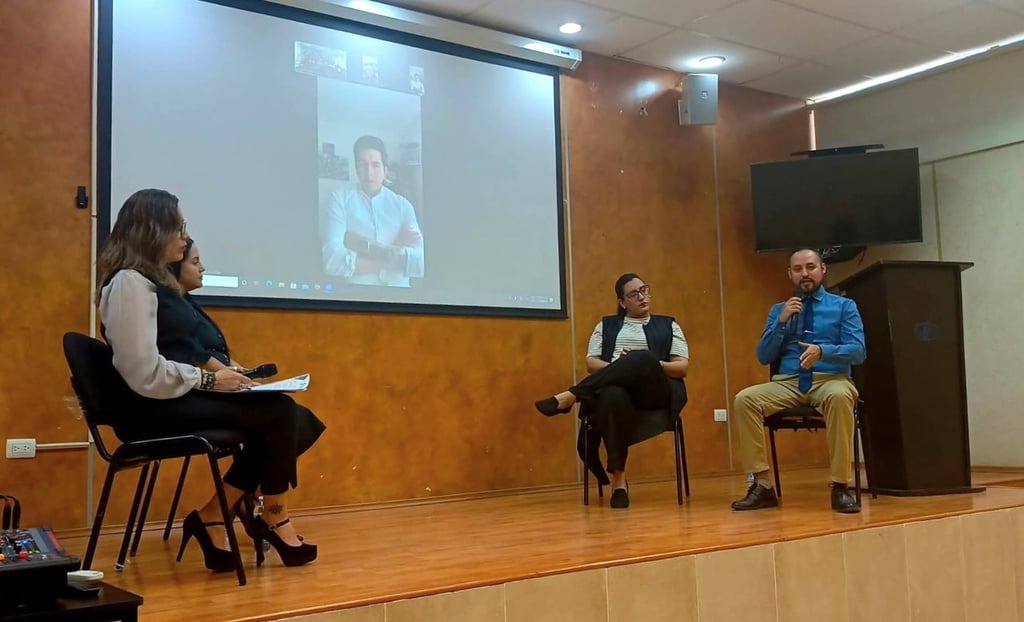 Como parte del programa se realizó el panel 'Ser Terapeuta de la Comunicación Humana hoy'.