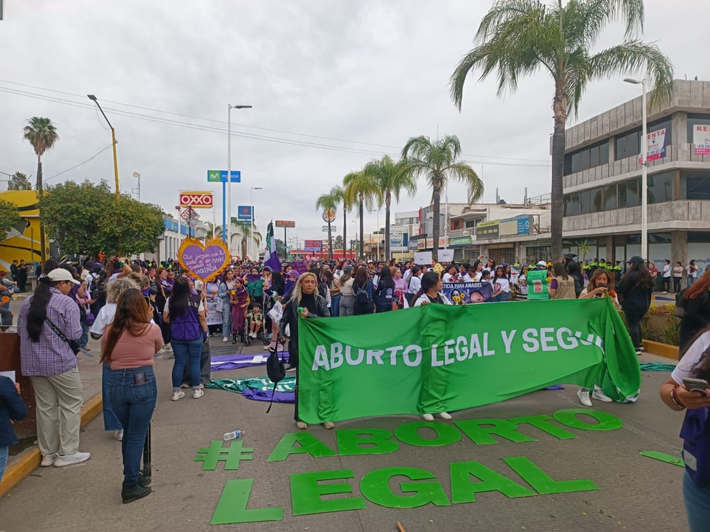 Marcha. Las duranguenses tomaron nuevamente el espacio público para exigir una vida libre de violencia. 