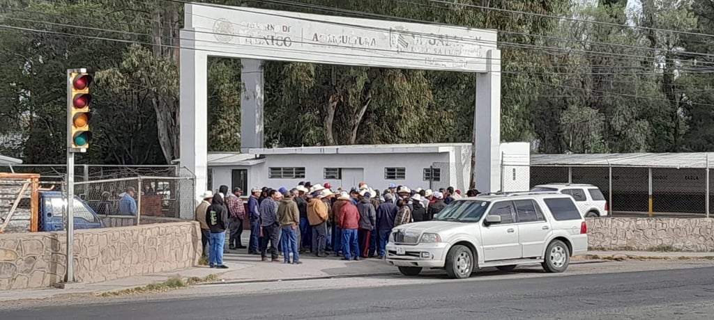 Manifestación. Los productores no han encontrado respuestas de manera local, por lo que buscan exponer la problemática a nivel nacional.