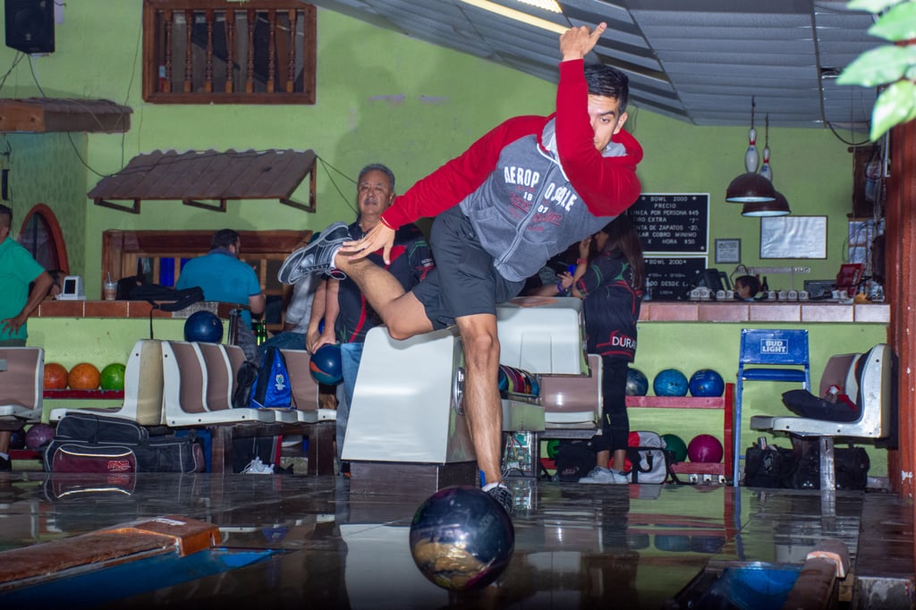 Emoción. La competencia individual y por equipos sigue muy apretada, con varias jornadas aún por disputarse rumbo al cierre del campeonato.