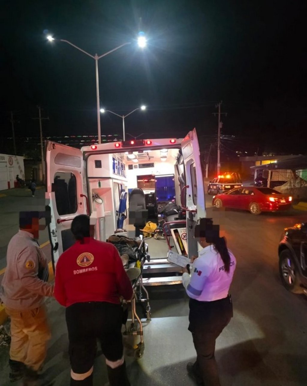 Búsqueda. E conductor de la unidad involucrada se dio a la fuga en cuanto se percató del accidente, suscitado en la parte baja del puente San Isidro.