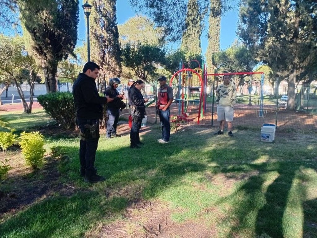 Movilización. Cuerpos de seguridad se movilizaron por la mañana por un extraño hallazgo frente al Templo de Santa Ana.