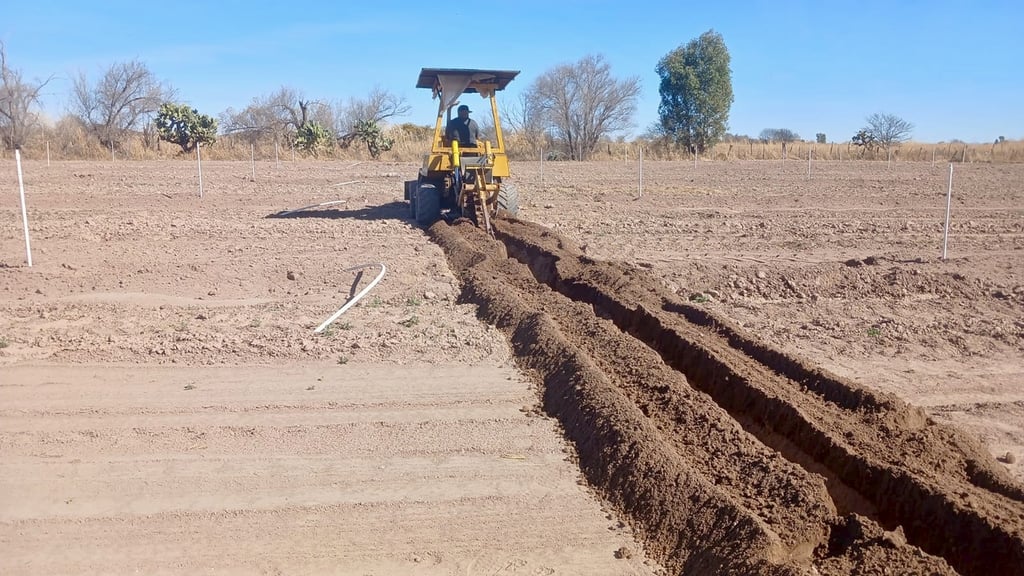 Obras. Se está pidiendo a los productores que también ellos busquen hacer obras que mejoren el traslado del agua y que se evite perder en el camino el vital líquido como entubarla.