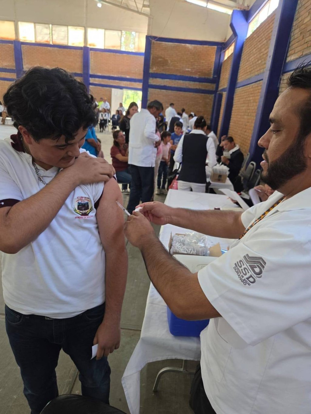 Campaña. El miércoles se instaló un macrocentro de vacunación en Poanas y el martes en Nombre de Dios; la otra semana van a universidades.