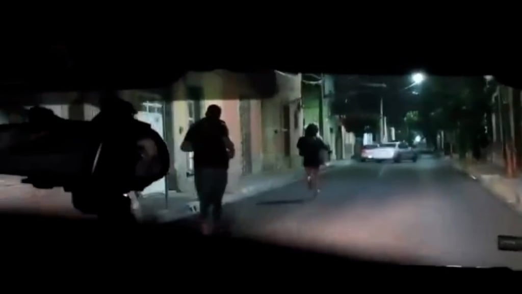 Viral. Autoridades de Salud señalaron que se detectó a la persona sin tarjeta de salud y corrió para evitar ser detenida.