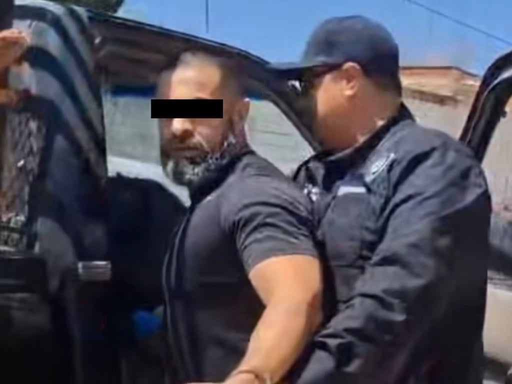 Datos. El detenido fue identificado como Mario Alberto, quien se desempeña como periodista, y es señalado como presunto responsable del delito antes mencionado.