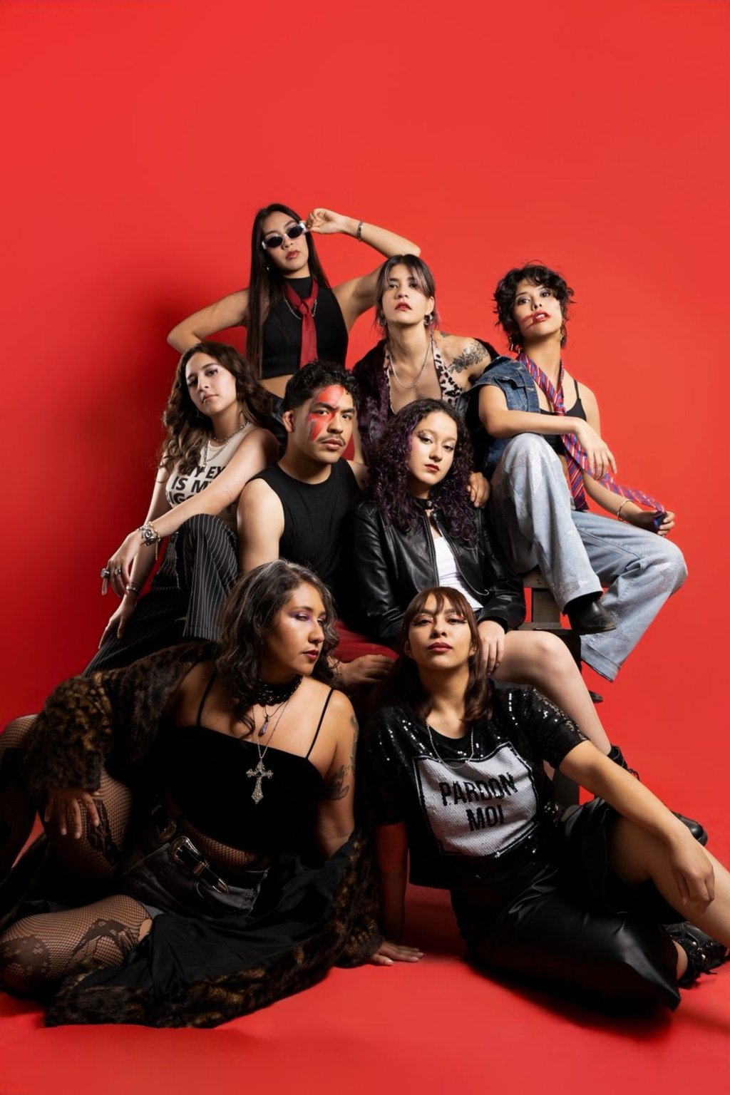 Potencia. La Caja Negra del CECOART recibe un montaje que mezcla potencia física, estética rockera y sello creativo local.