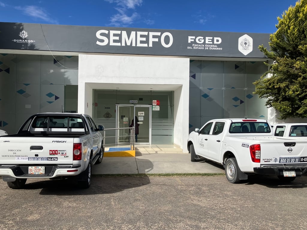 Procedimiento. Autoridades ministeriales ordenaron el traslado del cuerpo a las instalaciones del Servicio Médico Forense (Semefo), para determinar las causas del deceso.