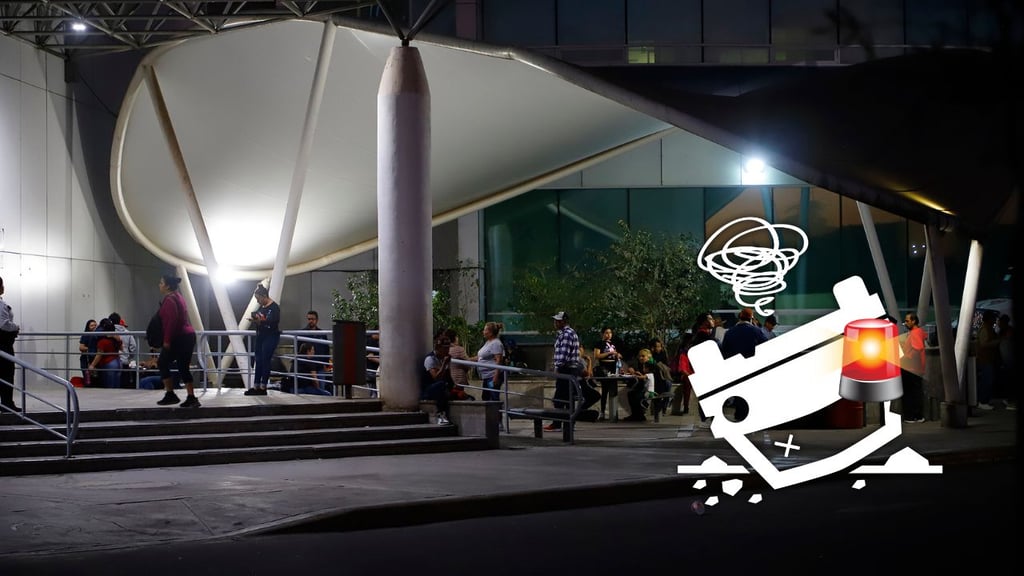 Joven conductor resulta lesionado tras volcar en calle Canelas