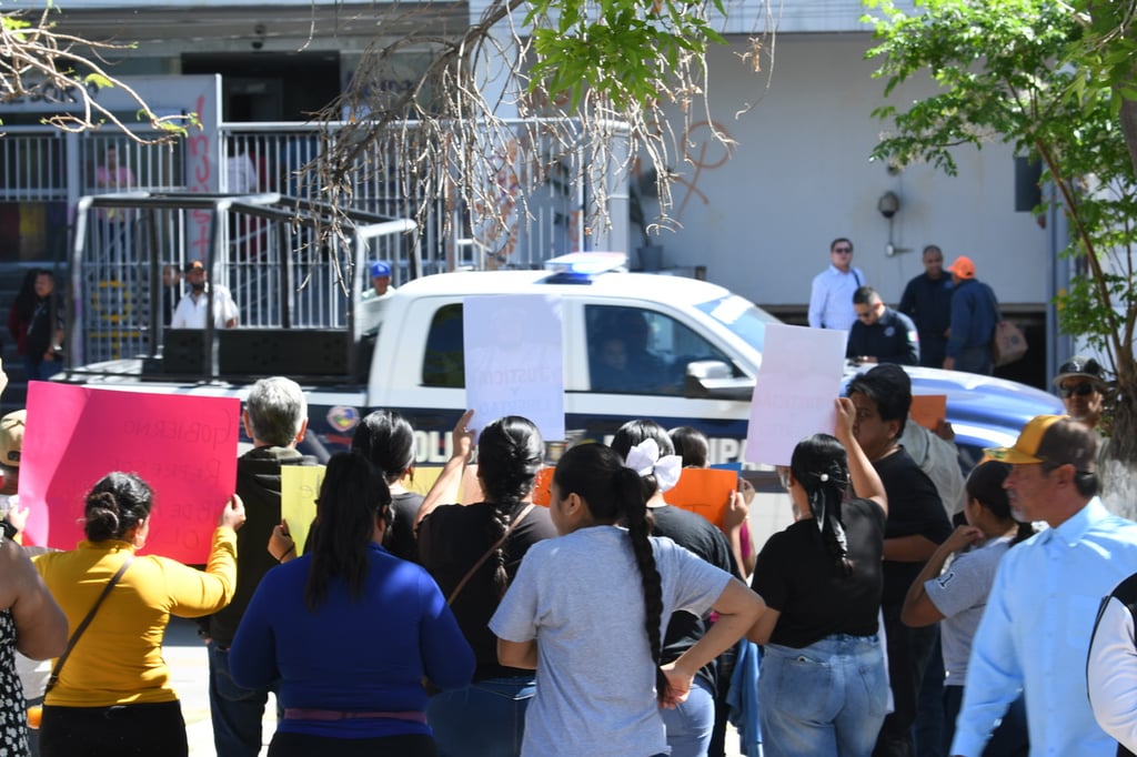 Respecto. El comunicado emitido por los grupos empresariales resalta la necesidad de respetar el marco legal.