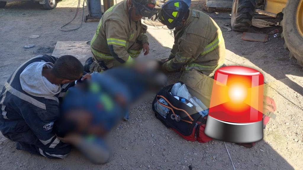 Rescatan a hombre que quedó atrapado mientras trabajaba en retroexcavadora en Durango