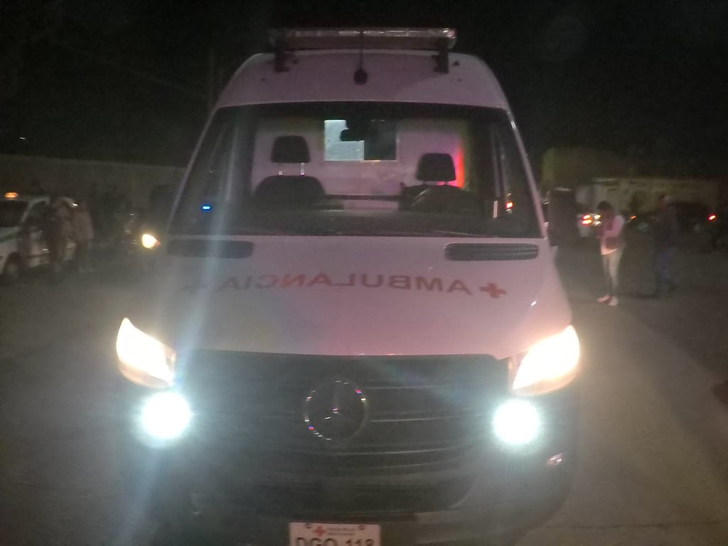 Caso. Una mujer ciclista circulaba por el bulevar Francisco Villa cuando fue embestida por una camioneta que salía de una gasolinera.