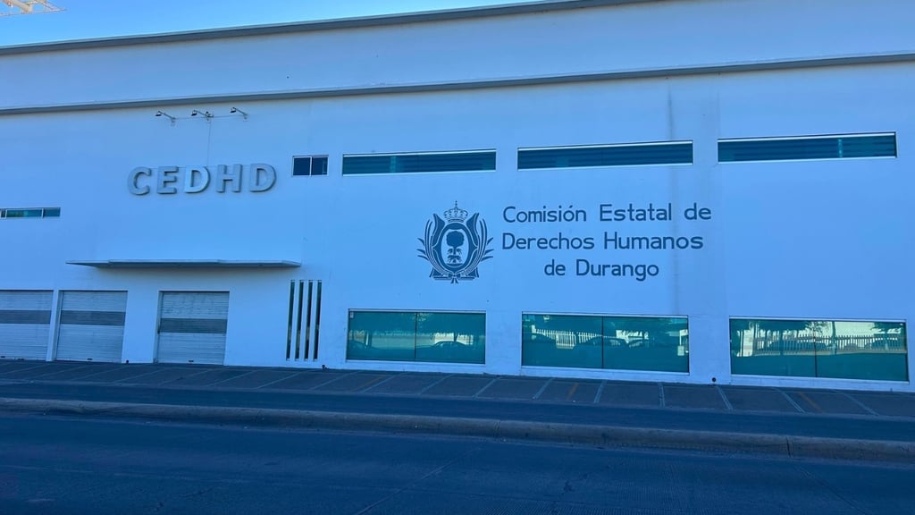 Postura. La presidenta de la Comisión Estatal de los Derechos Humanos, Karla Obregón, instruyó a los visitadores a entrevistarse con las personas que se encontraban detenidas en las instalaciones de la Fiscalía General del Estado.