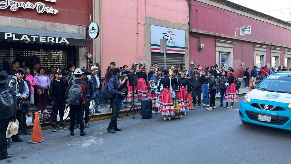 Han sido diversas ocasiones que acuden afuera de Cabildo para expresar su inconformidad.