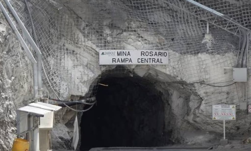 Emergencia. La tarde del jueves se registró el derrumbe de la mina del municipio El Rosario, Sinaloa, y desde entonces se mantienen las labores para rescatar a cuatro trabajadores.