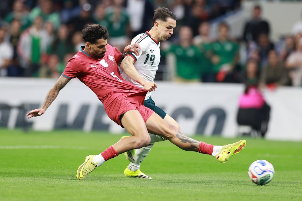 Debut. Álvaro Fidalgo, jugador del Real Betis Balompié, tuvo su primera participación con la Selección Mexicana.