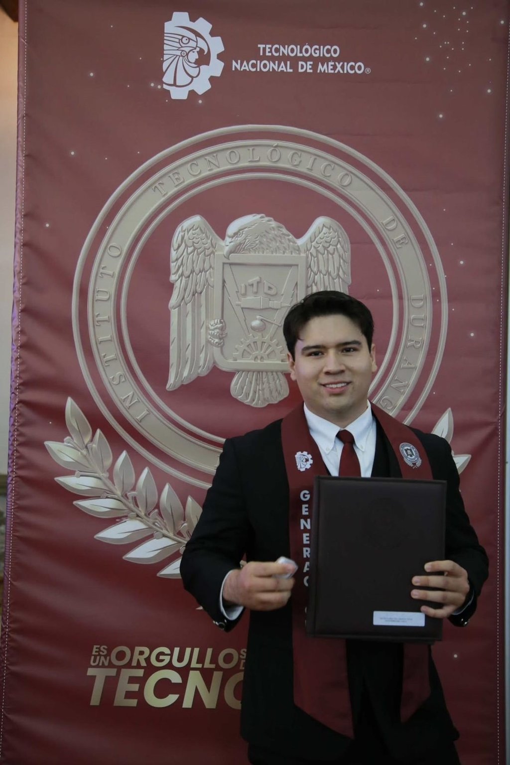 Eduardo se especializó en Diseño, Manufactura e Ingeniería Asistida por Computadora.