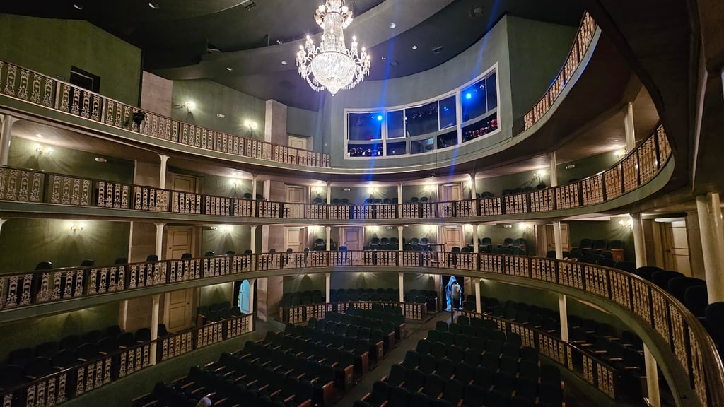 'Un mundo maravilloso' llega al Teatro Victoria con sátira política y social en Durango