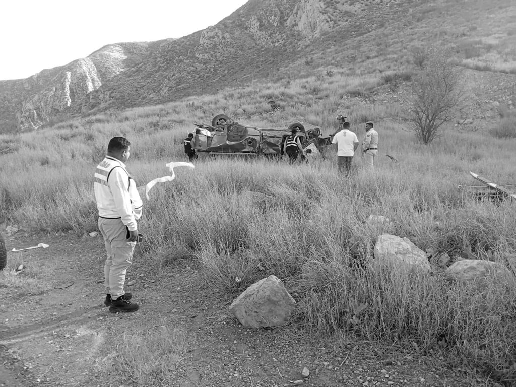 Deceso. Un adulto mayor murió tras una volcadura en una carretera de Lerdo.
