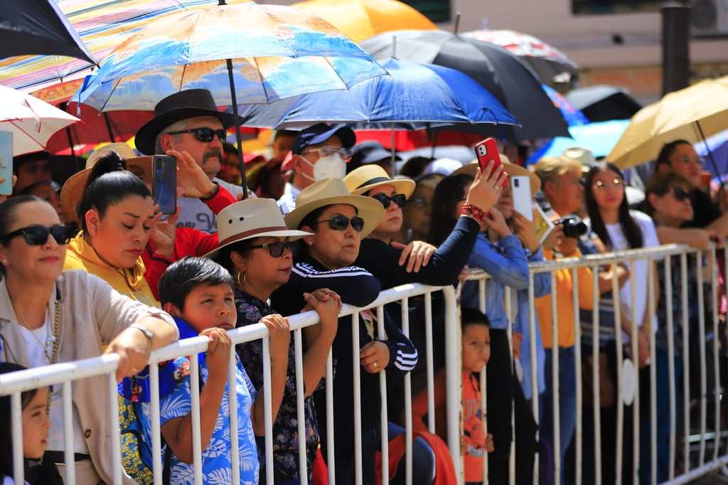Viacrucis. Se espera una mañana muy soleada y, hacia las 11:00 horas, cuando arrancan la mayoría de los viacrucis vivientes, el termómetro podría ubicarse entre los 27 y 29 grados.