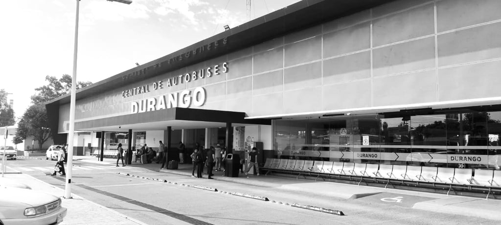 Temporada. Aunque este año no habrá módulo de Profeco en la Central Camionera, la atención continúa en las oficinas y se colocó un banner informativo para los viajeros.