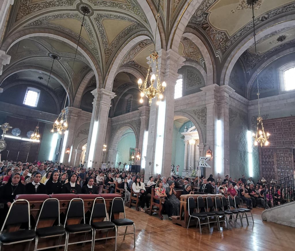 Religión. Miles de feligreses abarrotaron desde temprano las principales iglesias de Durango para vivir un Jueves Santo de intensa devoción.