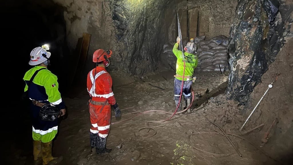 ¿Quiénes son los mineros que siguen atrapados en El Rosario? Esto sabemos