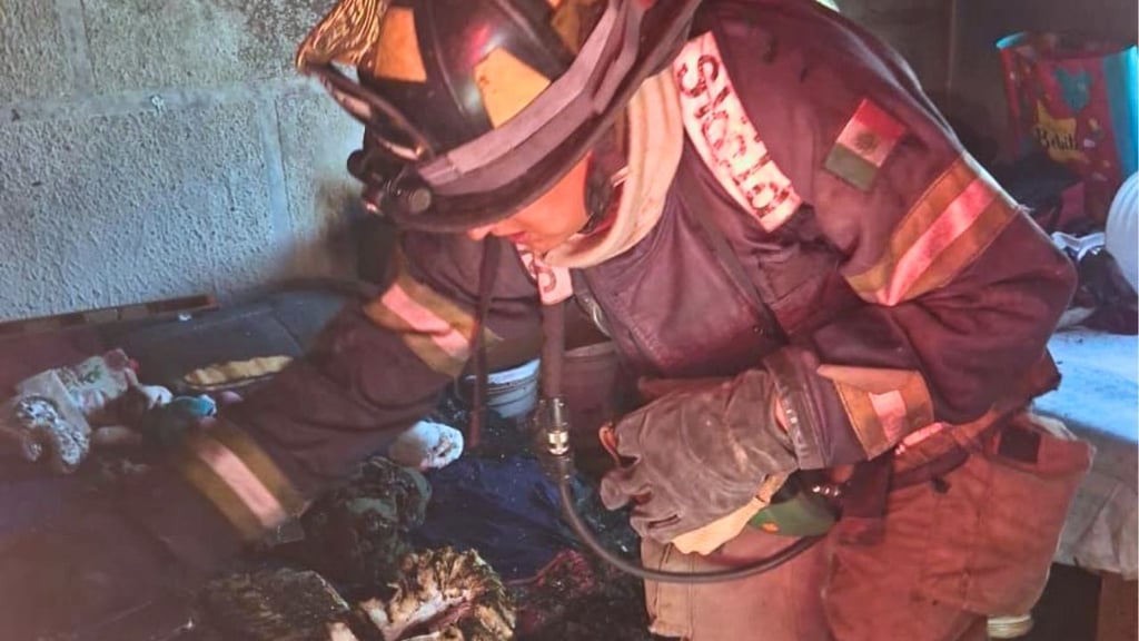 Incendio en vivienda de la colonia Arcoíris deja daños en una recámara