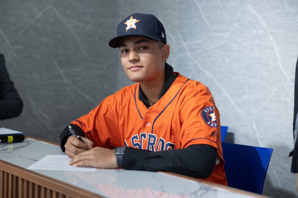 LMB: duranguense de Sultanes de Monterrey firma con Houston Astros
