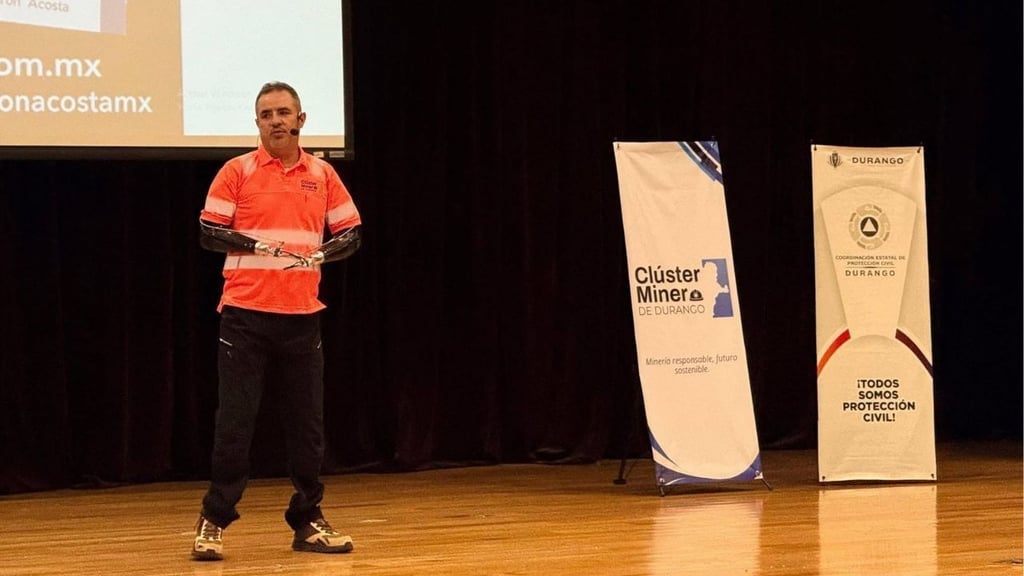 'Mi vida cambió a los 18': Aaron Acosta comparte en Durango la experiencia que lo transformó