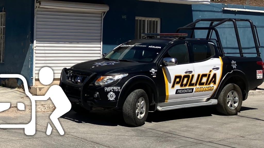 Roban un Tsuru afuera de domicilio en la colonia Hipódromo