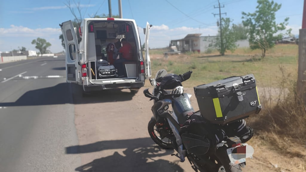 Motociclista derrapa por evitar atropellar a ciclista en carretera Francisco Zarco