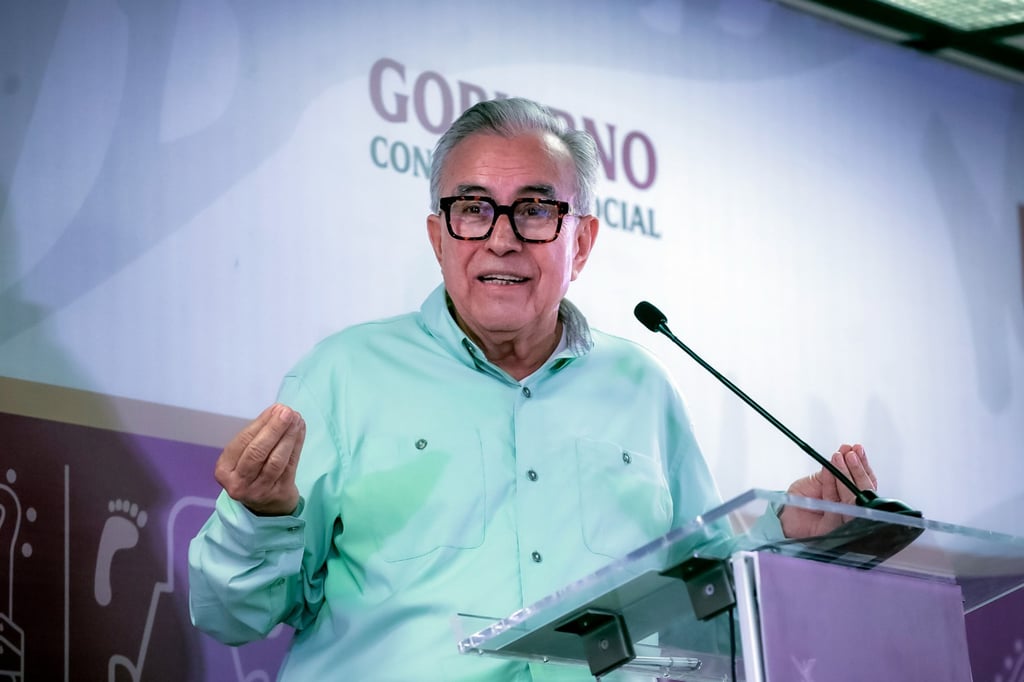 Rocha Moya pide licencia en Sinaloa