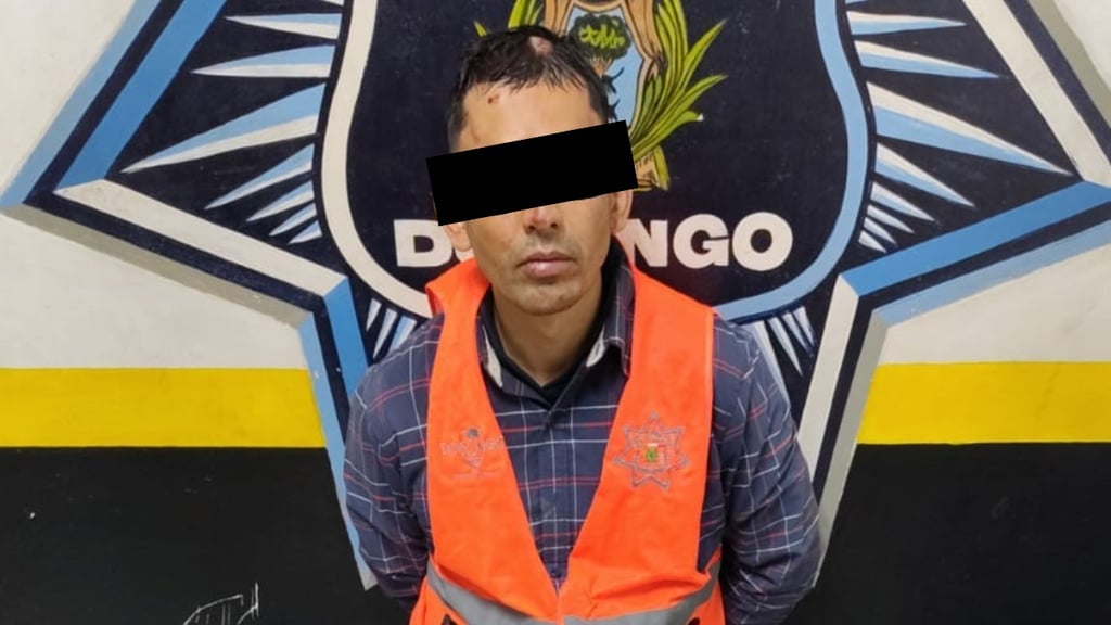 Hombre intenta robar casi 24 mil pesos de Motocity en Durango; lesionó a policía al ser detenido