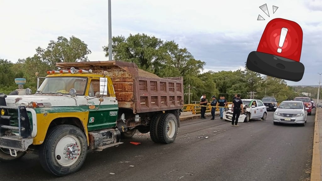 Fallece hombre prensado por un taxi en el puente frente a La Normal
