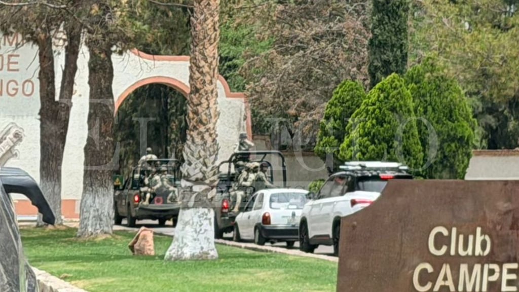 Militares capturan en Durango a policía estatal con auto robado y armas