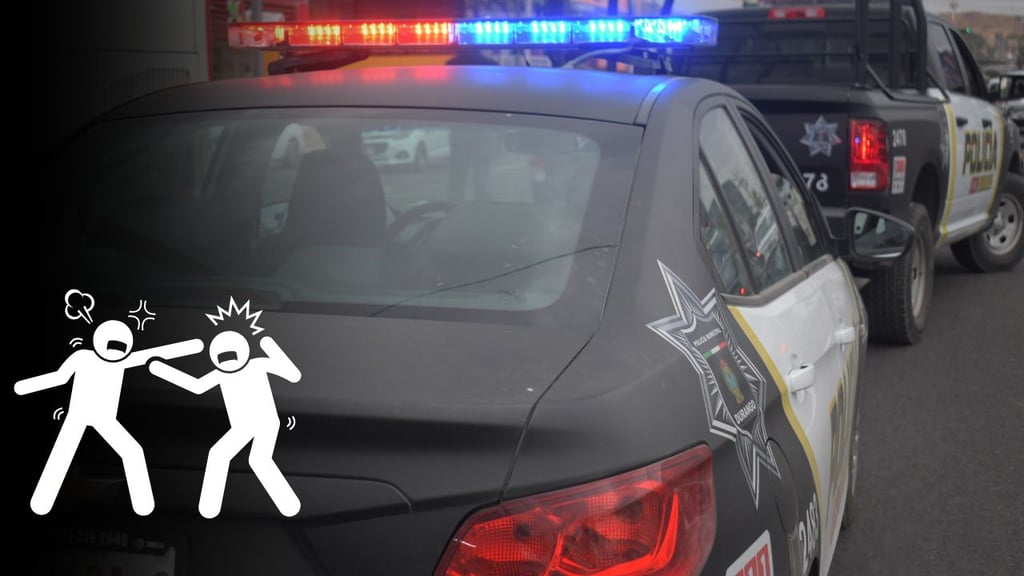 Motociclista choca con pasajero que bajaba de autobús en la Plazuela; tras discutir, se dieron a golpes
