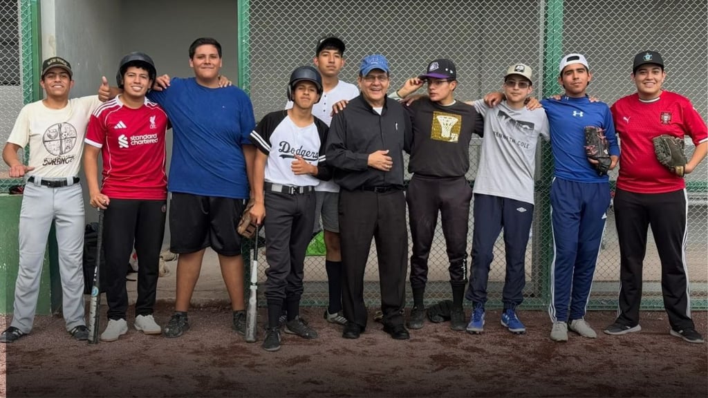 Sacerdotes y seminaristas de la Arquidiócesis de Durango tomaron el bat de beisbol