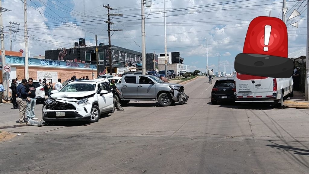 Choque múltiple deja seis vehículos dañados en avenida Nazas, en Durango