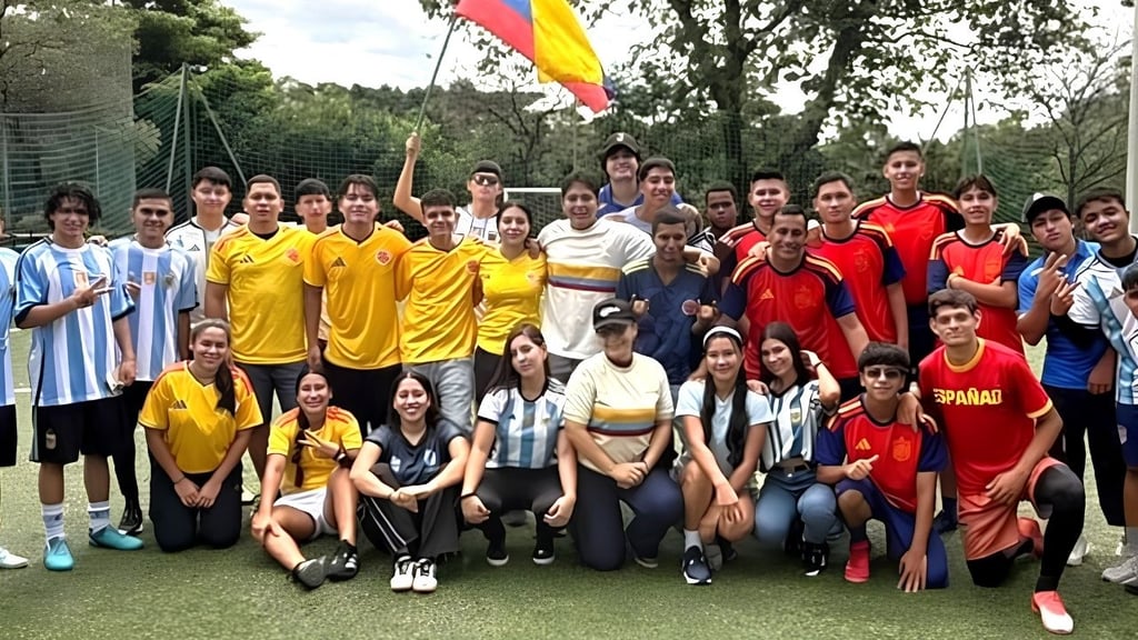 Estudiantes duranguenses concluyen semestre de movilidad académica en Colombia