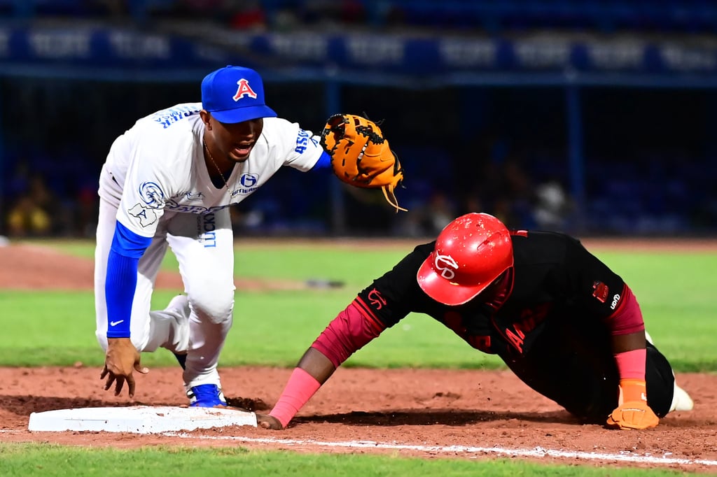 Caliente de Durango cae en extrainnings en cierre dramático ante Acereros de Monclova