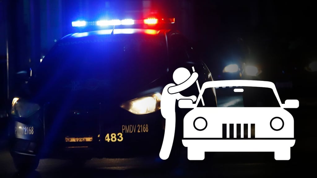 Ladrones vacían camioneta estacionada afuera de Recaudación de Rentas, en Durango