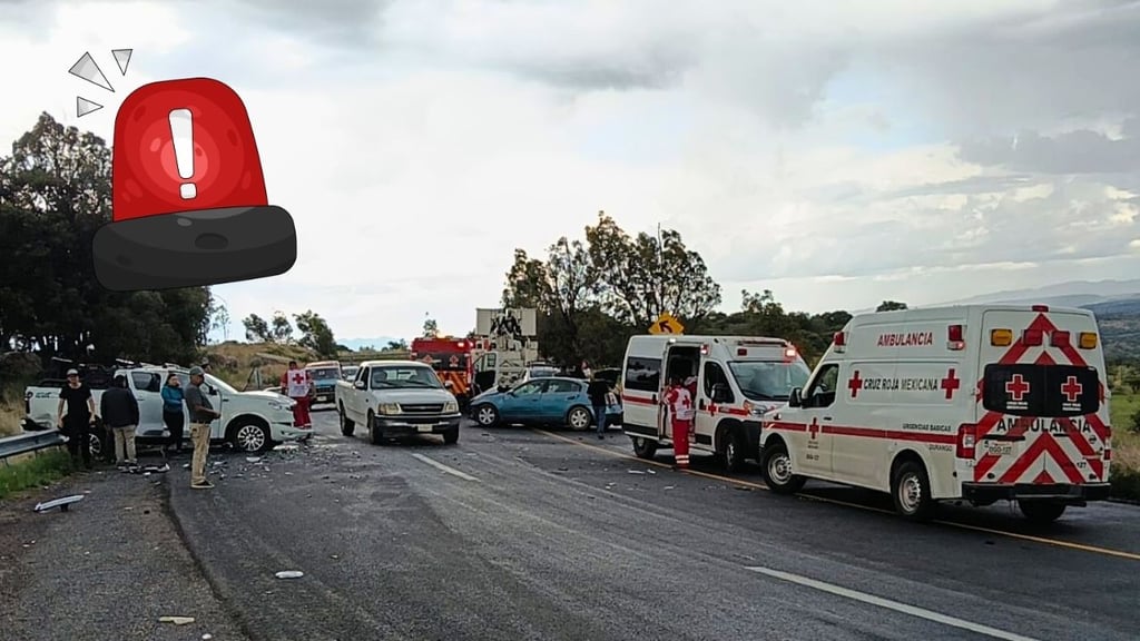 Fuerte choque en la libre Durango-Mazatlán deja siete lesionados; uno está grave