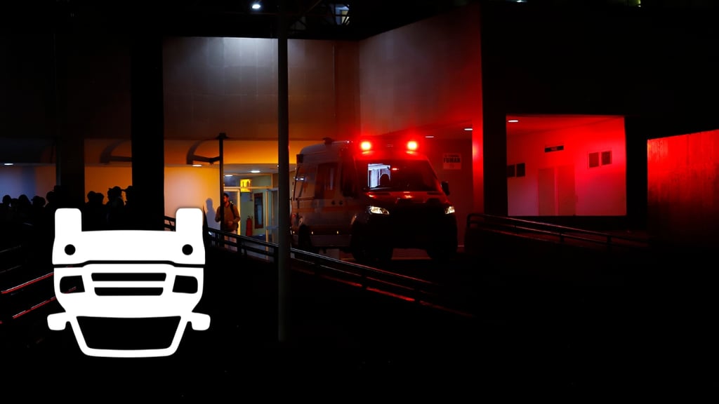 Por esquivar a un perro, conductor vuelca su camioneta en la carretera Tepehuanes-Guanaceví