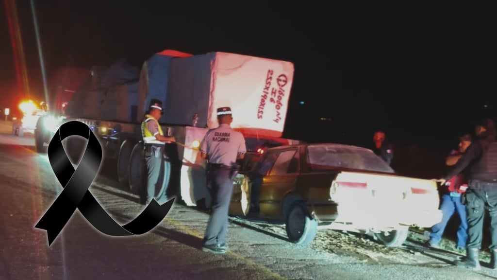 Conductor muere tras chocar contra tráiler en la Gómez Palacio-Jiménez; un pasajero está herido