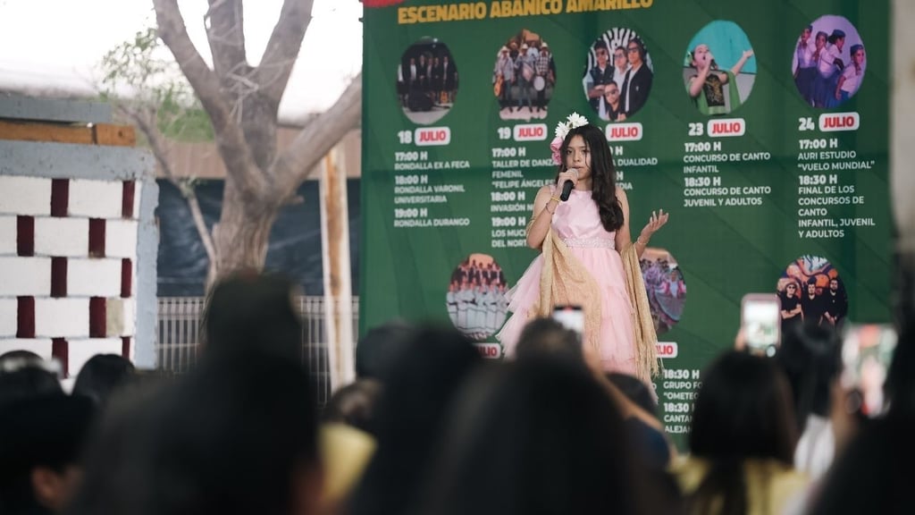 Realizan concurso de canto en la Feria de Durango