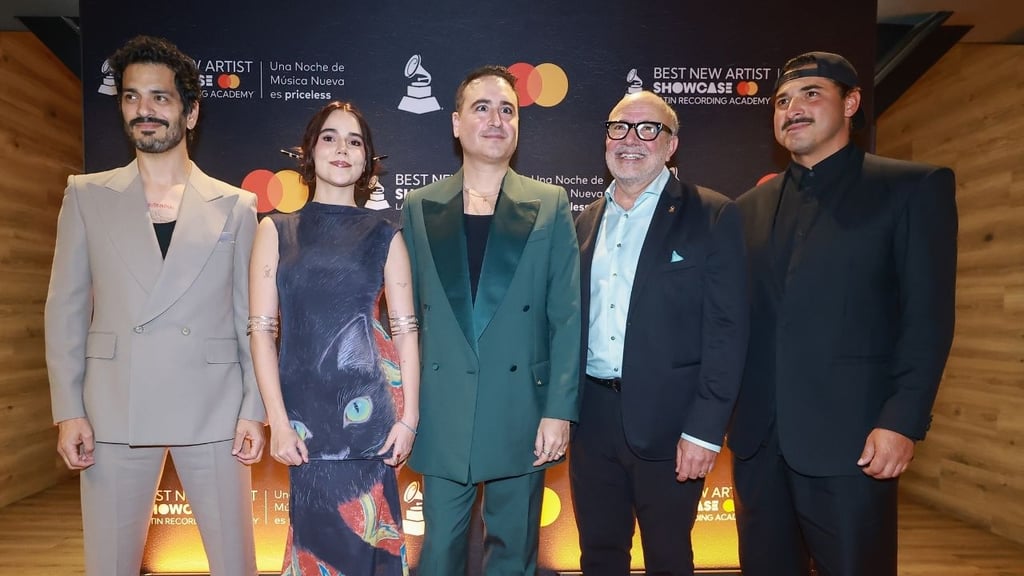 Reik y Paloma Morphy unen dos generaciones en show de los Latin Grammy