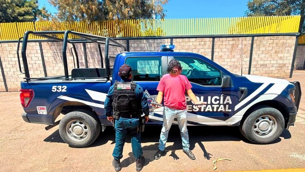 Presume una pistola en el salón de clases; está detenido