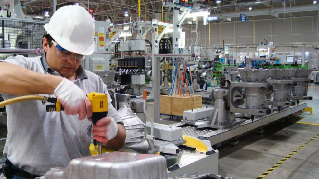 Siete de cada 10 empresas manufactureras batallan para encontrar personal calificado